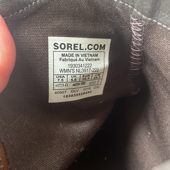 Sorel Weather Resistant Boots - Picture 6 of 8